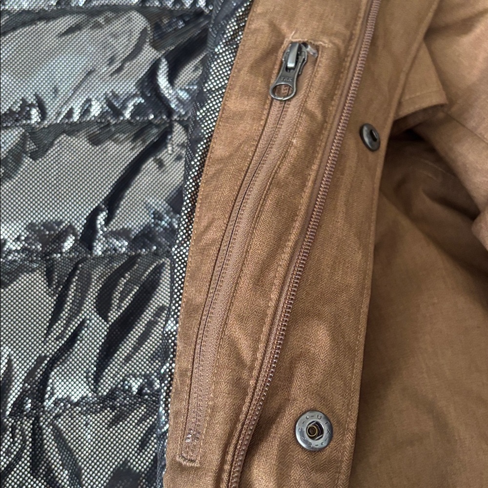 Columbia Men's Tan Performance Jacket - Picture 9 of 11
